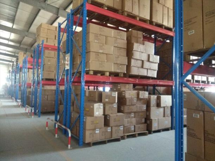 حامل شمعة وعاء